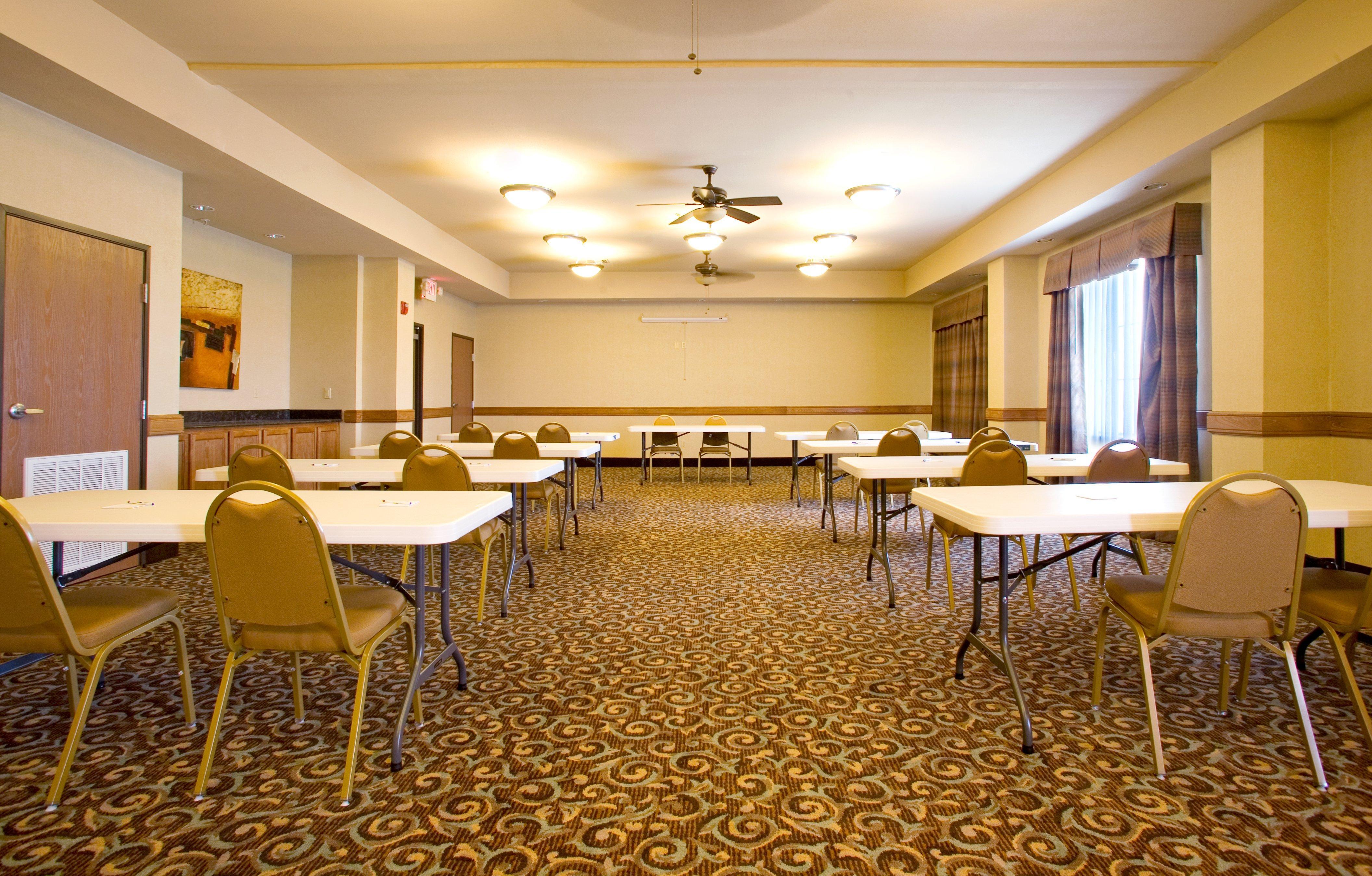 Holiday Inn Express Hotel And Suites Kingsville By Ihg Konforlar fotoğraf