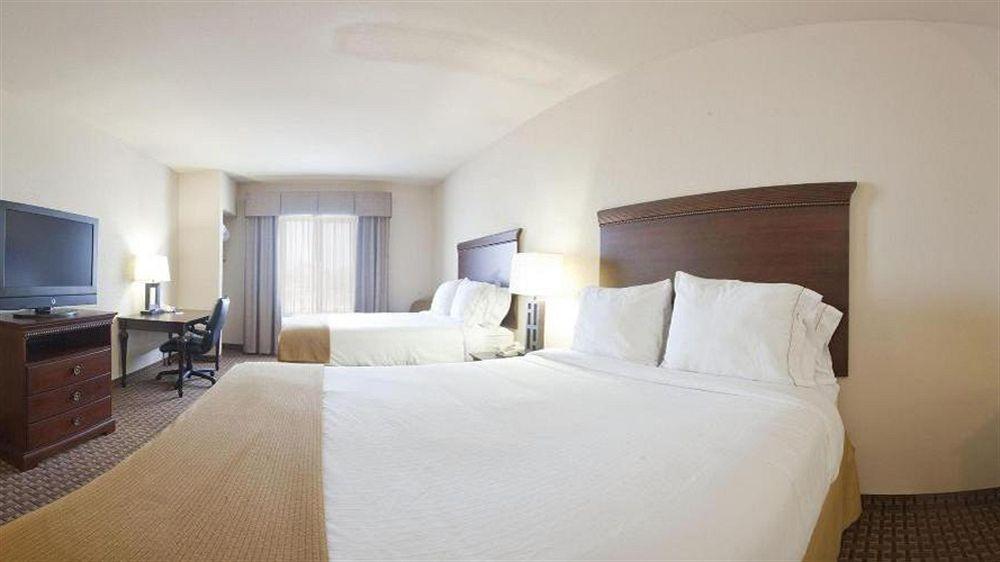 Holiday Inn Express Hotel And Suites Kingsville By Ihg Dış mekan fotoğraf