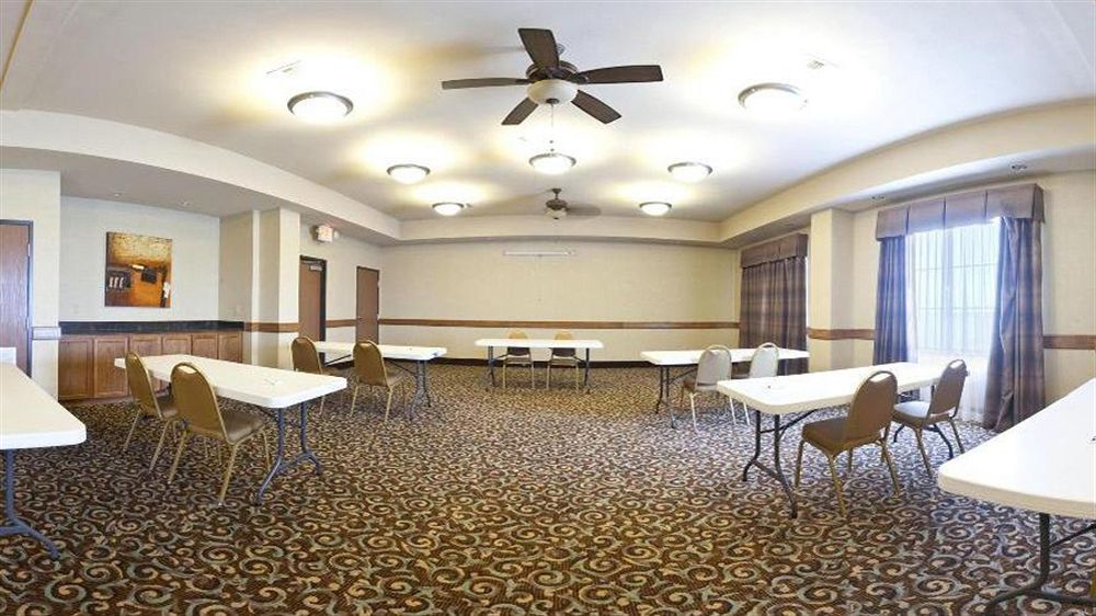 Holiday Inn Express Hotel And Suites Kingsville By Ihg Dış mekan fotoğraf